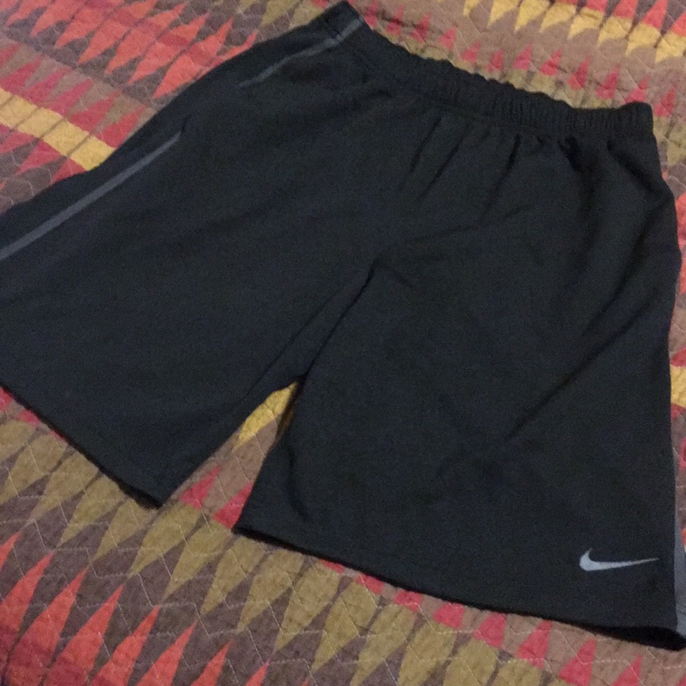 NIKE GYM SHORTS
